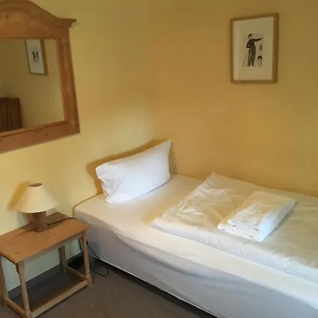 לינה וארוחת בוקר Kloster 3*