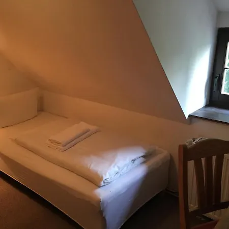 לינה וארוחת בוקר Kloster Hedersleben