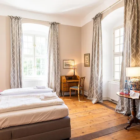 Bed & Breakfast Kloster Hedersleben